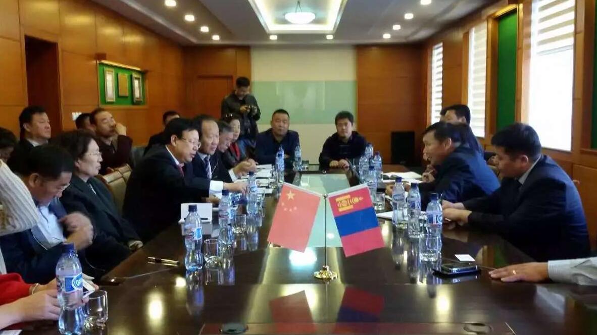 內(nèi)蒙古農(nóng)牧業(yè)合作考察訪問團(tuán)赴蒙俄洽談雙邊投資合作事項(xiàng)