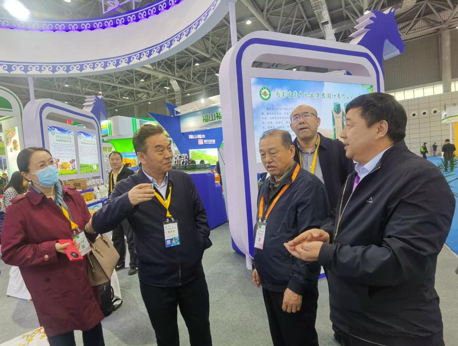 內(nèi)蒙古1400多種有機(jī)、綠色農(nóng)畜產(chǎn)品亮相中國(guó)綠色食品博覽會(huì)和中國(guó)國(guó)際有機(jī)食品博覽會(huì)